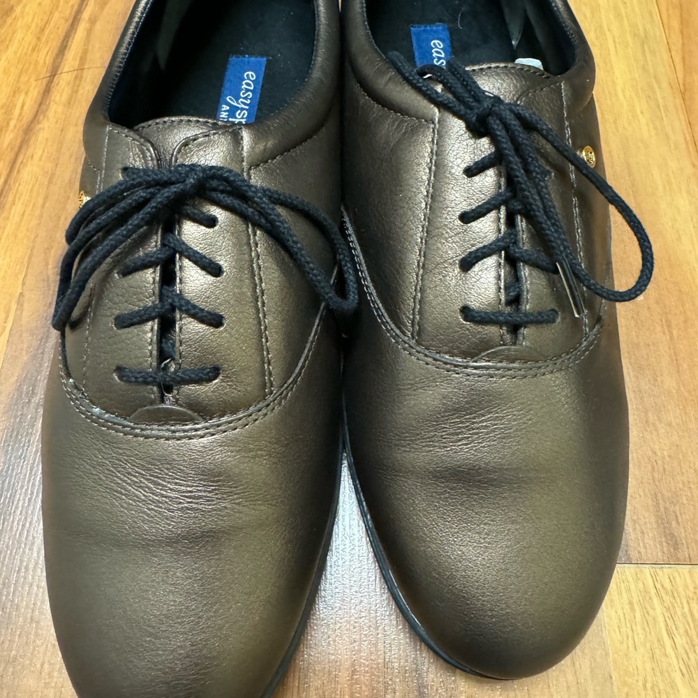 EUC Sz 11 Easy Spirit Anti Gravity metallic brown